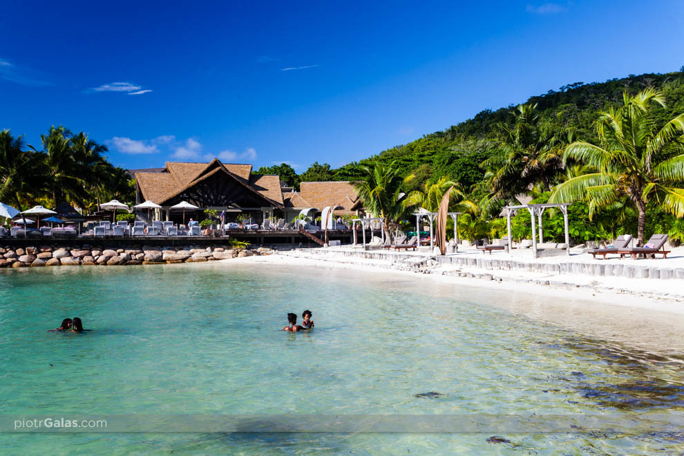 Hotel La Domaine de LOrangeraie z plażą, widok od strony plaży