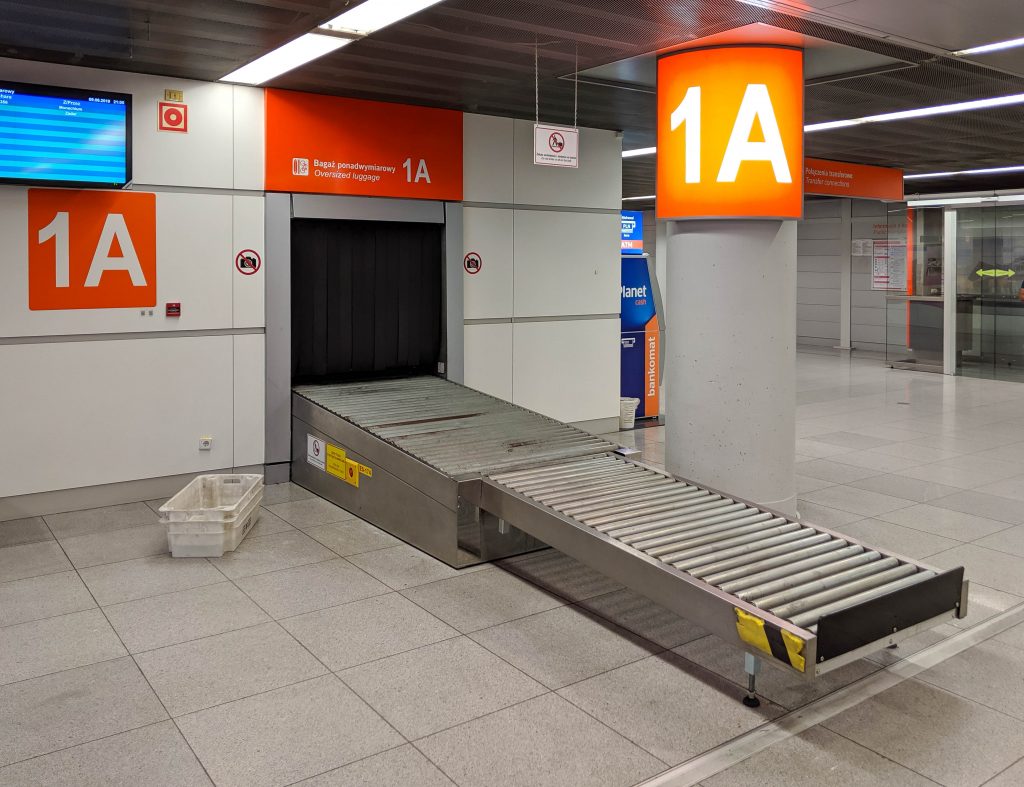 Lotnisko Chopina, Bagaż ponadwymiarowy, Oversized luggage - 1A