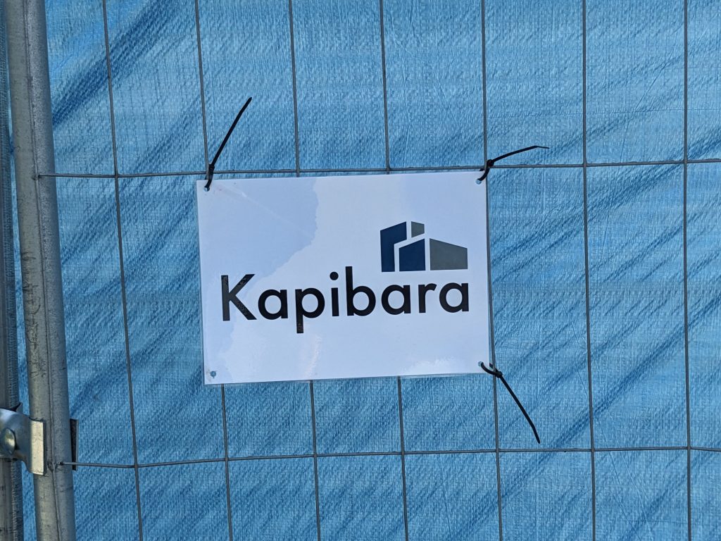 Aktualny remont placu zabaw w Parku Ujazdowskim przeprowadza firma Kapibara